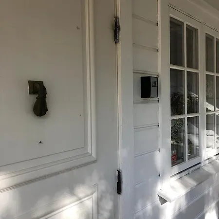 I Sorlandshus I - Sjoutsikt - Naer *