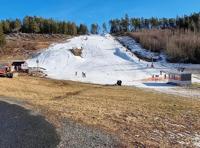 Daire I Sorlandshus I - Sjoutsikt - Naer *